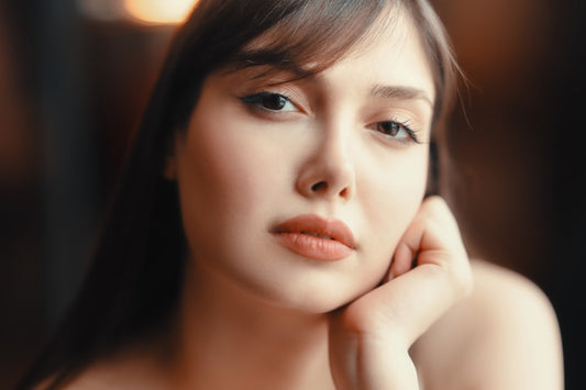 Luxuriöse Anti-Aging Seren mit Peptiden und Retinol für jugendliche Haut ohne Falten